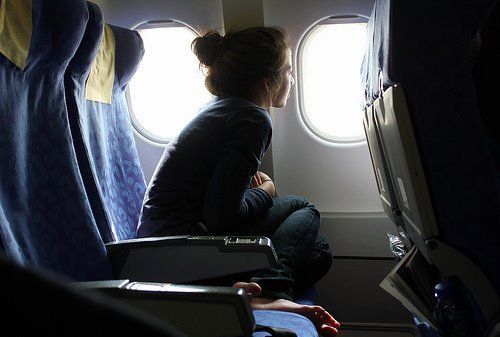 airplane-cute-girl-window-favim-com-410008_large_