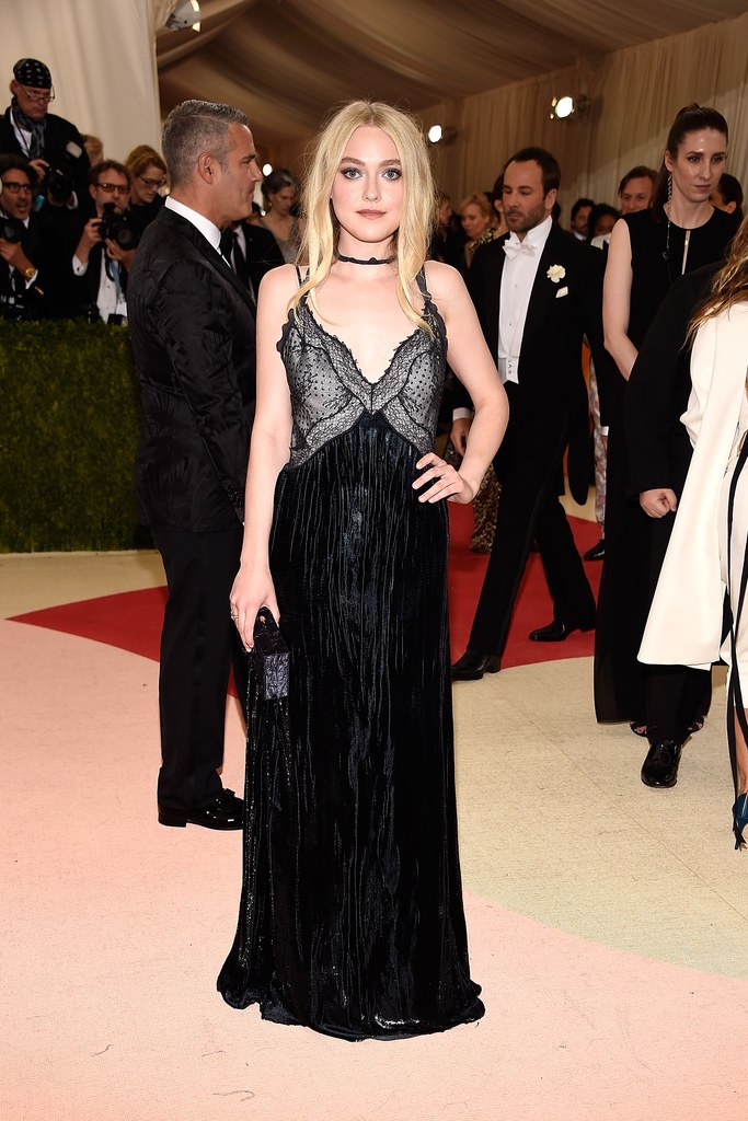 met-gala-2016-getty-dakota-fanning