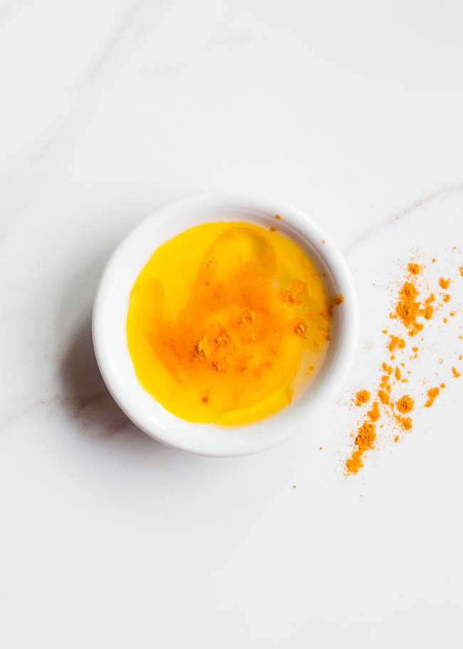 egg-yolk-turmeric-olive-oil